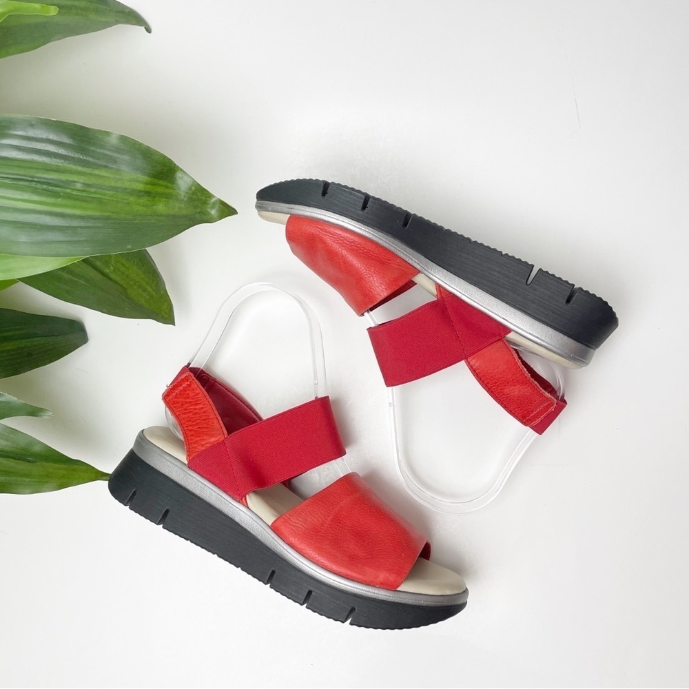 The Flexx Red Leather Two Band Wedge Sandal 5.5 - Picture 3 of 12